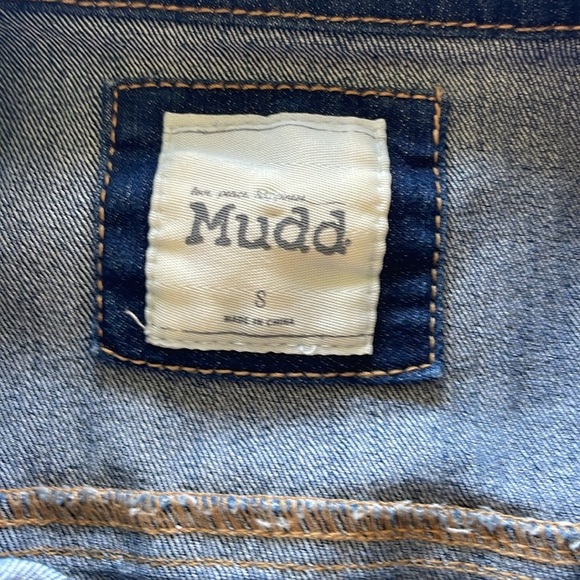 Mudd Classic Denim Vest Distressed Button Flap Pockets Button Tab Hem Size Small - Picture 4 of 14